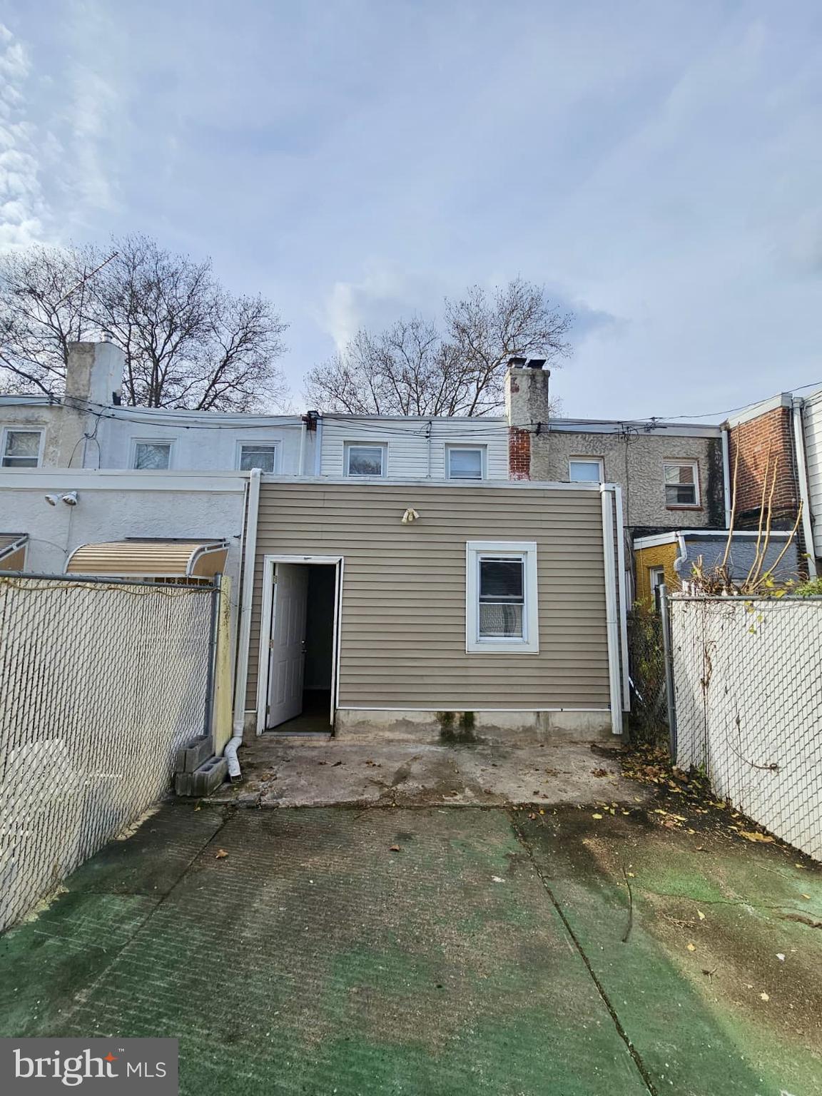 931 KENMORE ROAD