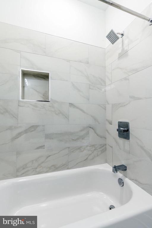 737 N 42ND STREET