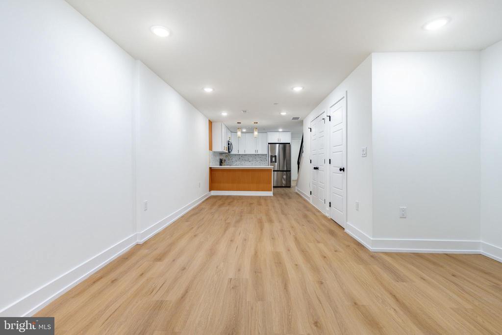 737 N 42ND STREET