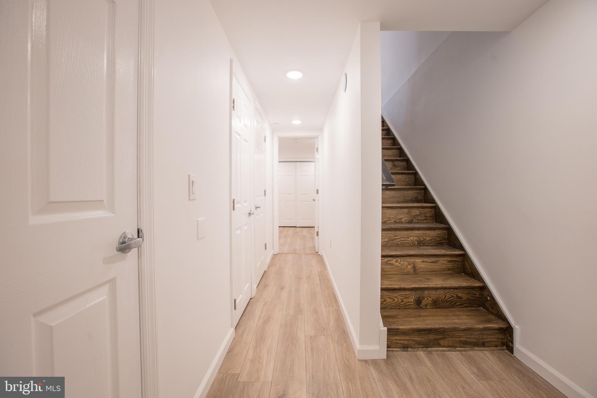 1611 SWAIN STREET 1