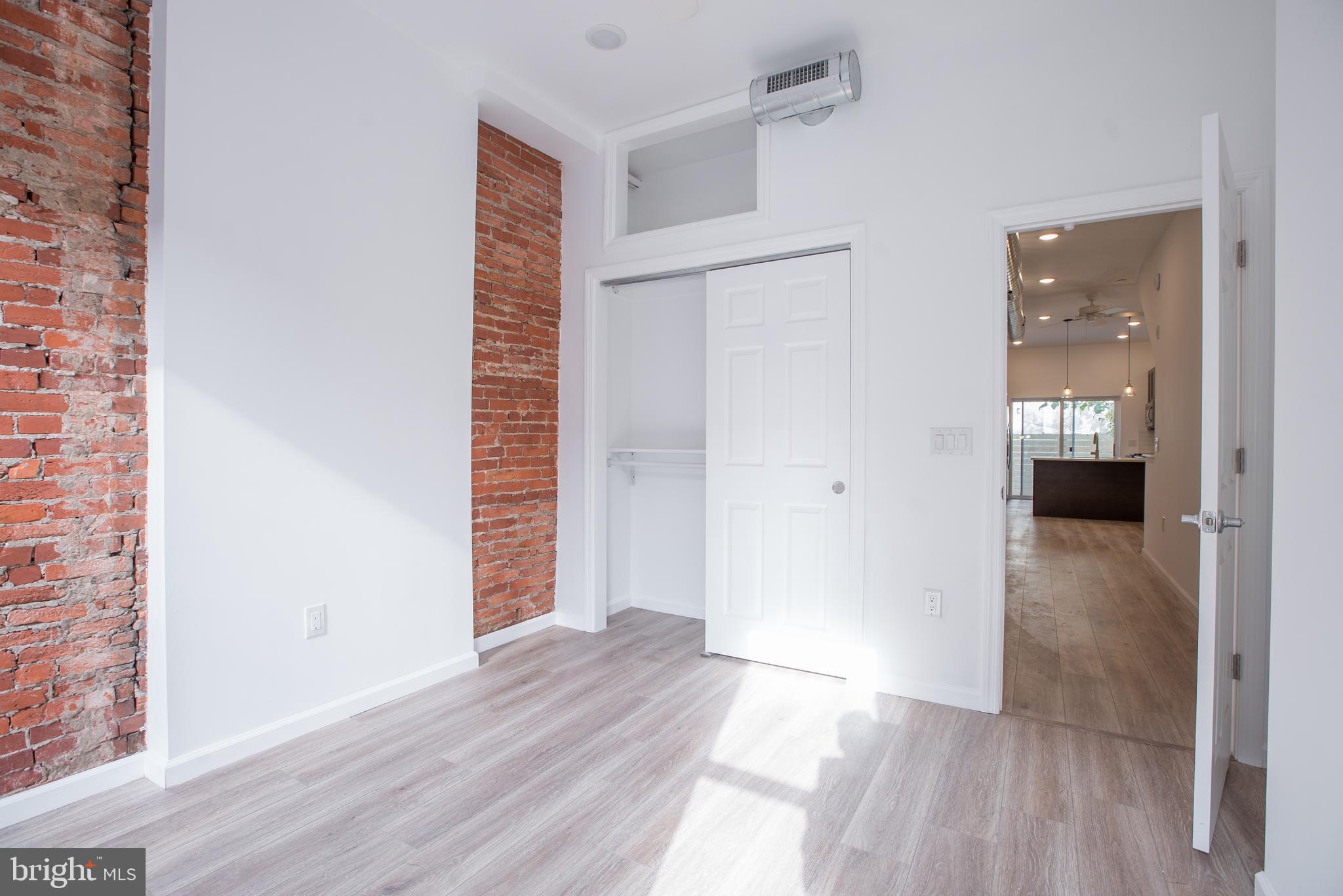 1611 SWAIN STREET 1