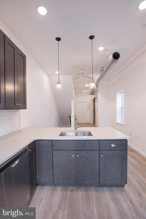 1611 SWAIN STREET 1
