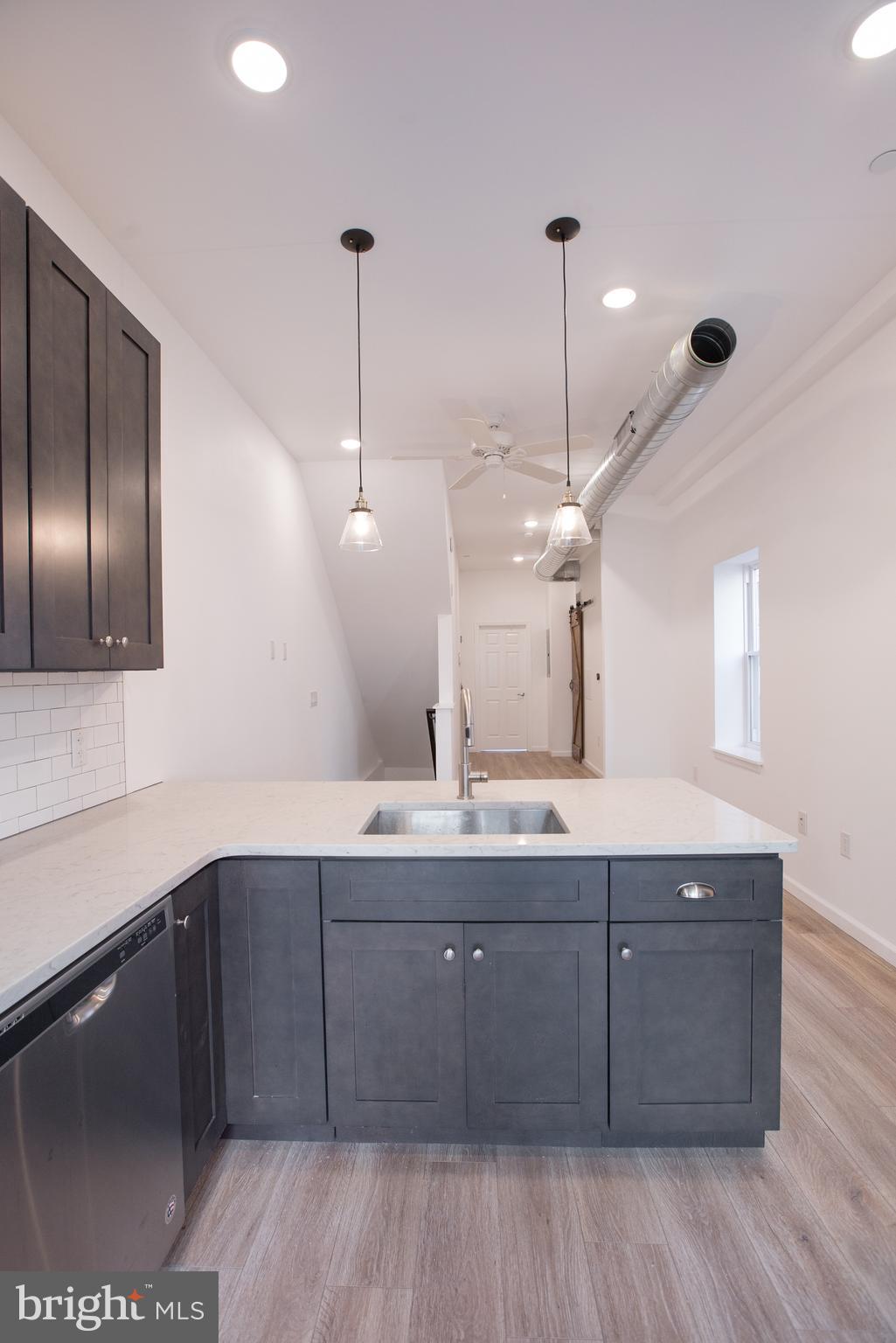 1611 SWAIN STREET 1
