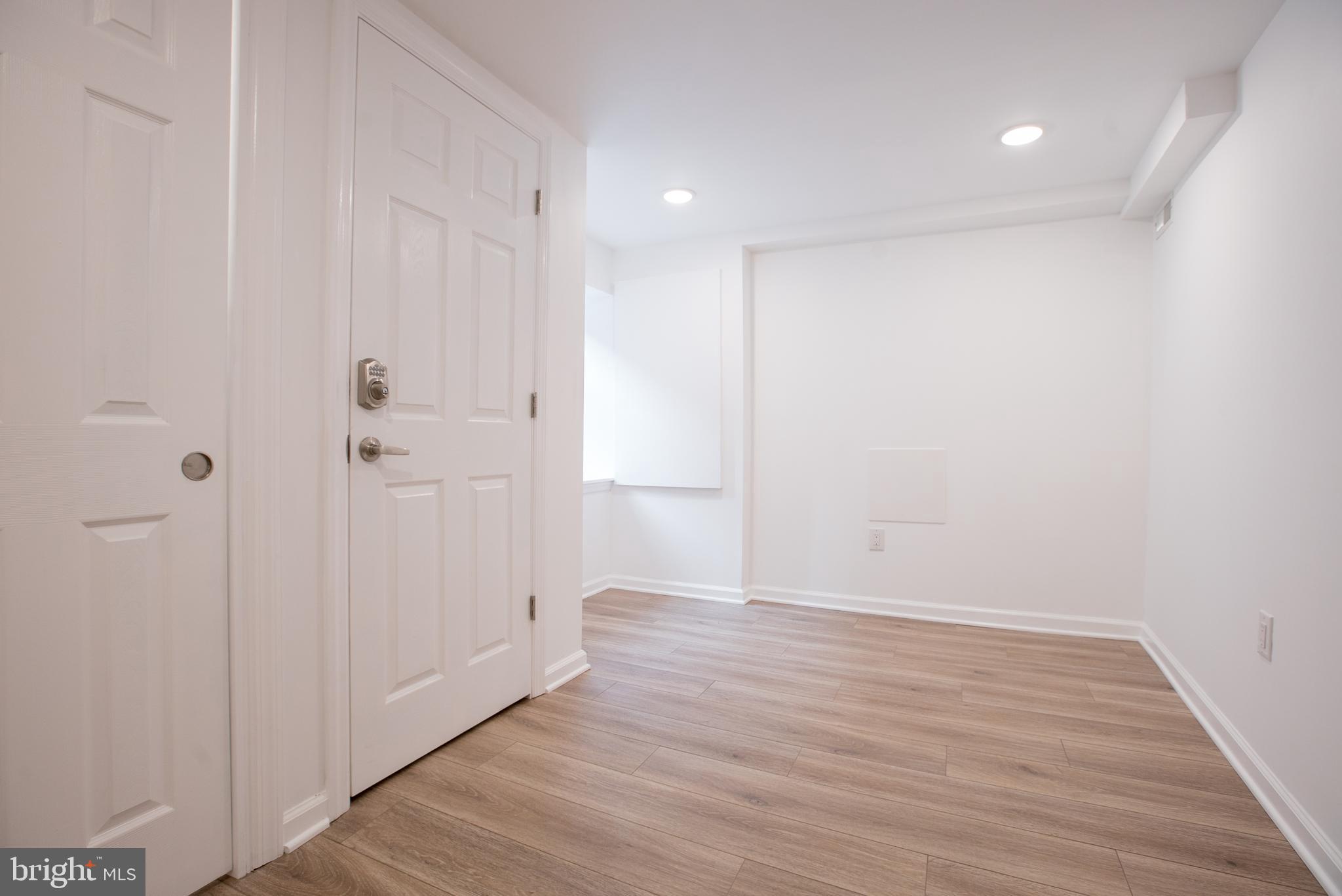 1611 SWAIN STREET 1