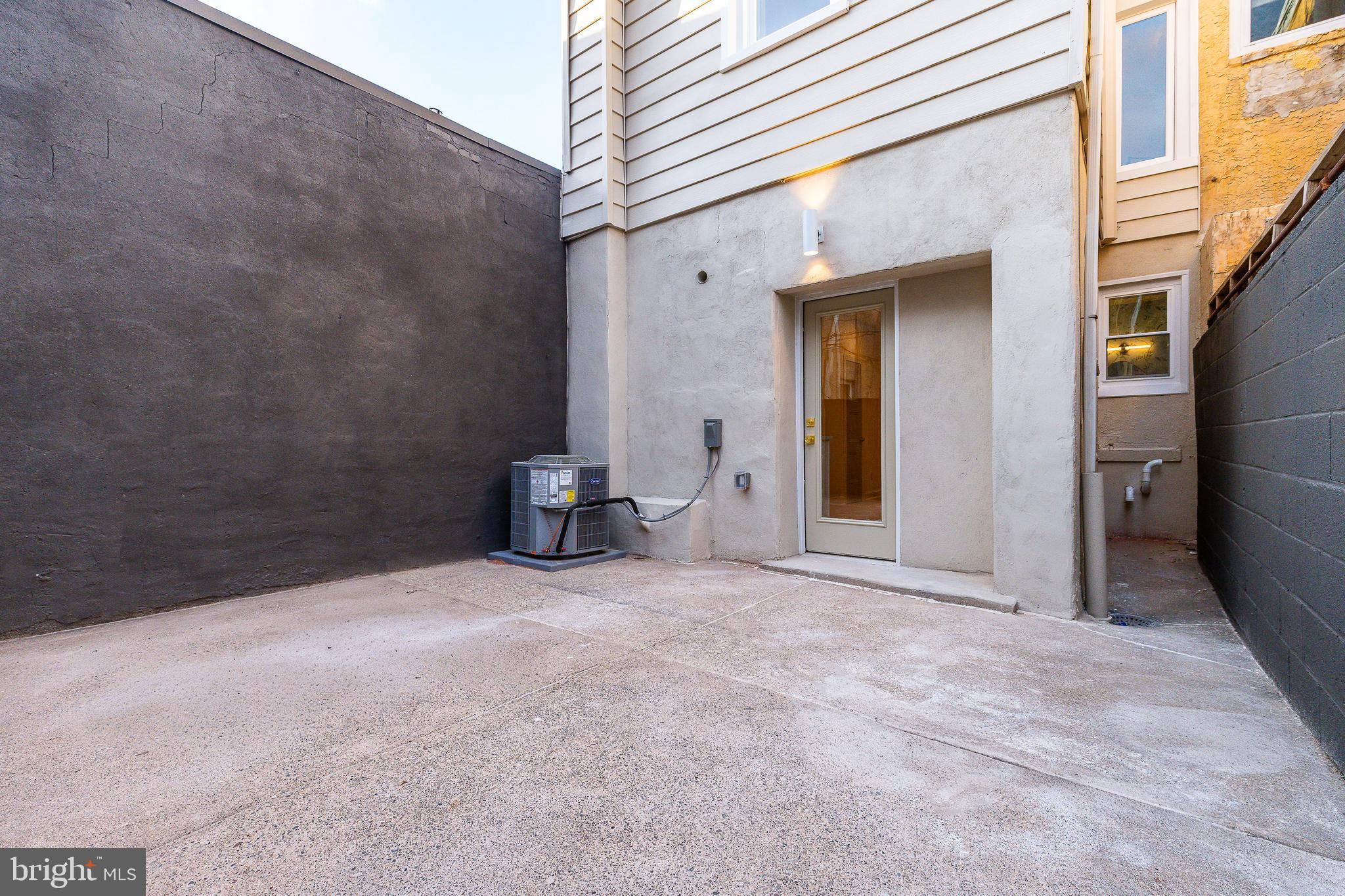 814 MOUNTAIN STREET