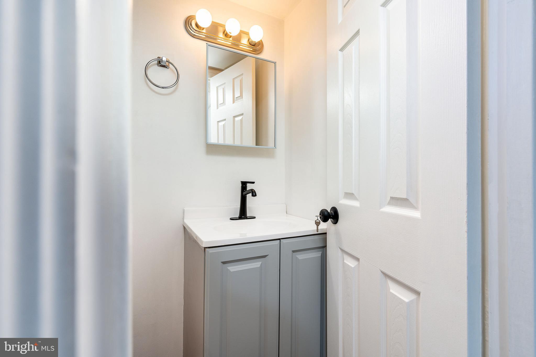 1158 E SLOCUM STREET