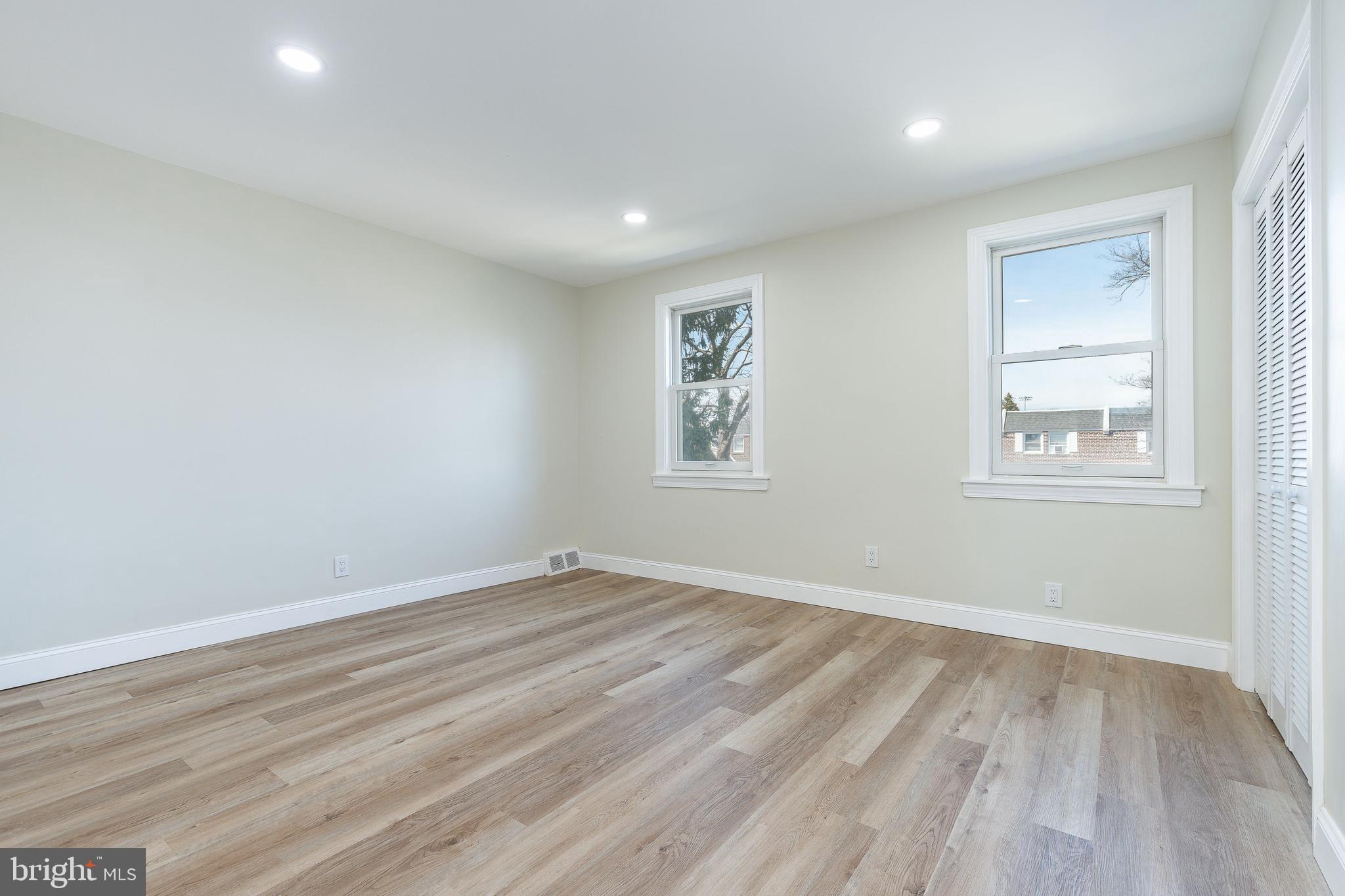 1158 E SLOCUM STREET