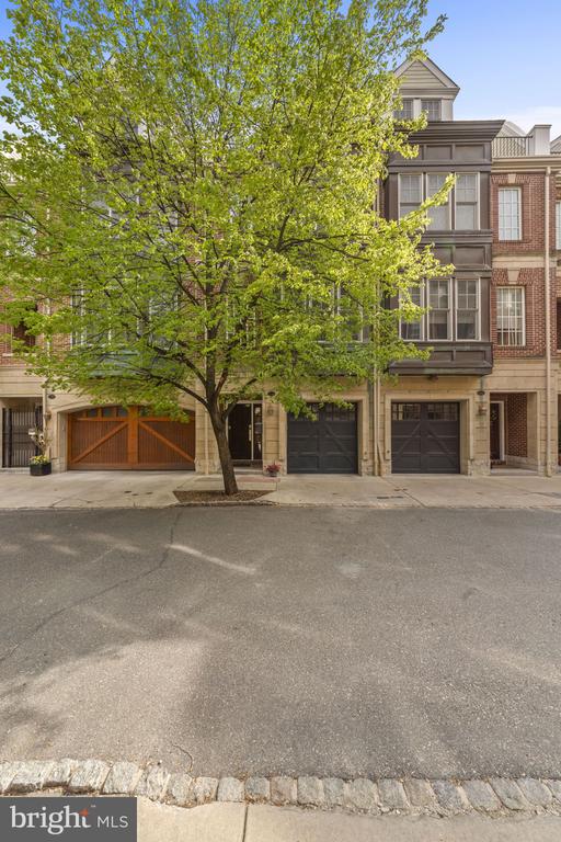 220 GASKILL STREET