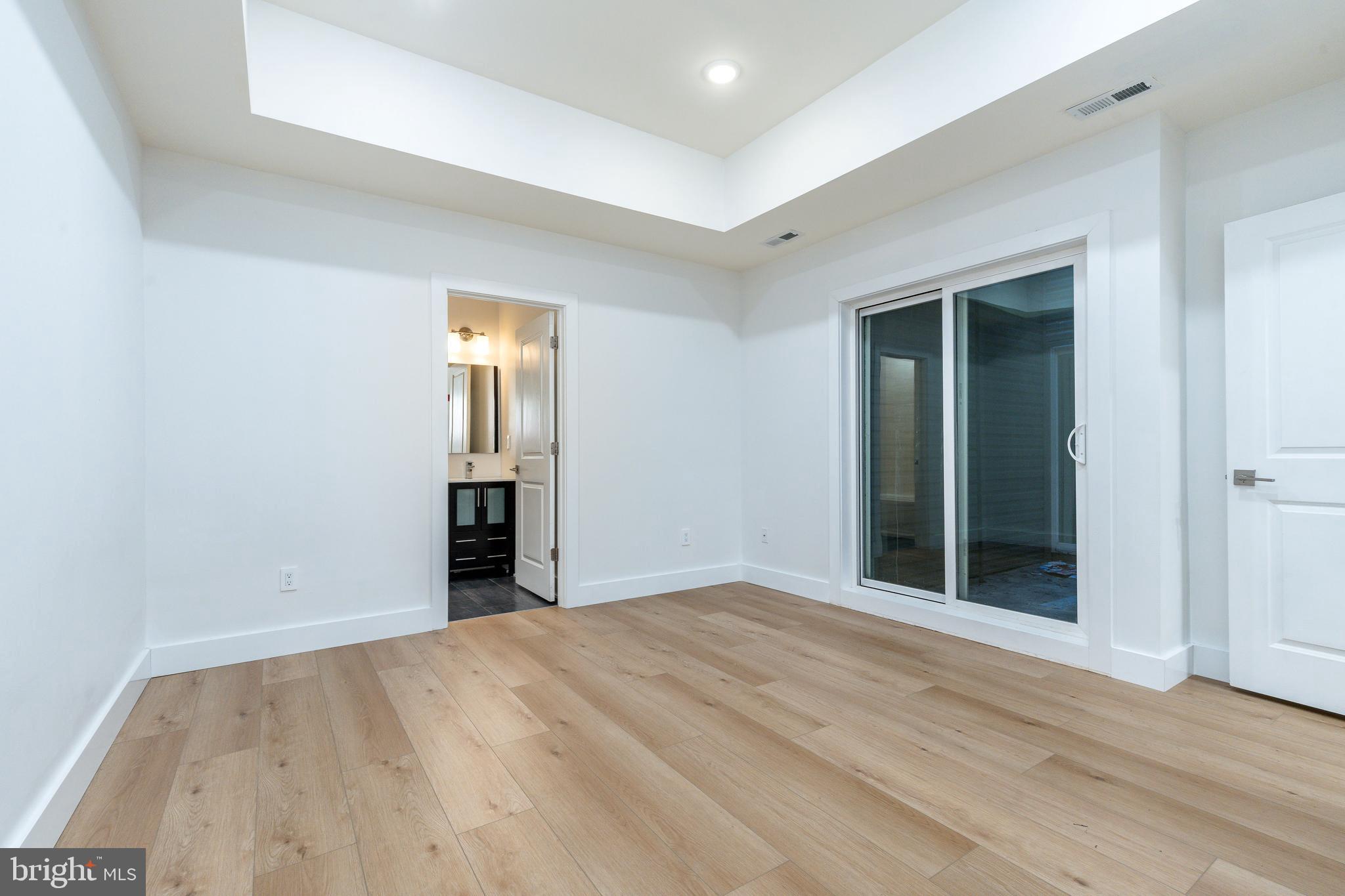 518 W MONTGOMERY AVENUE 5