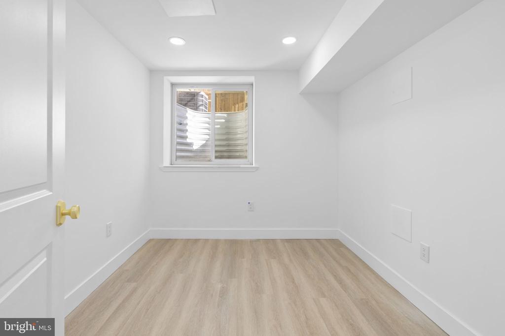 413 MERCY STREET