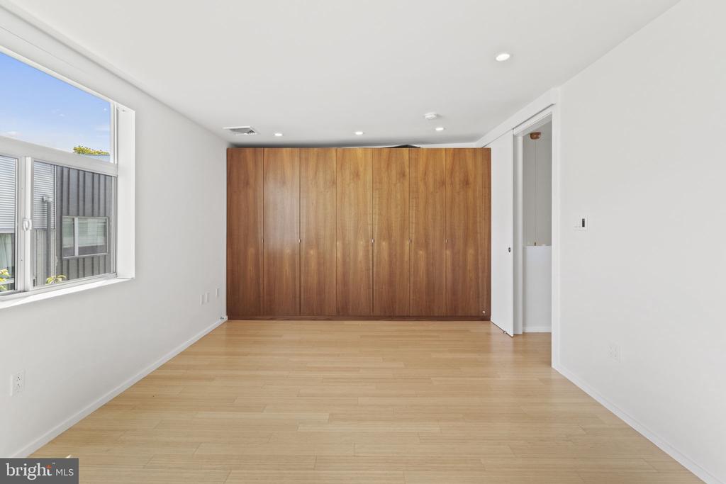 1123 N 3RD STREET