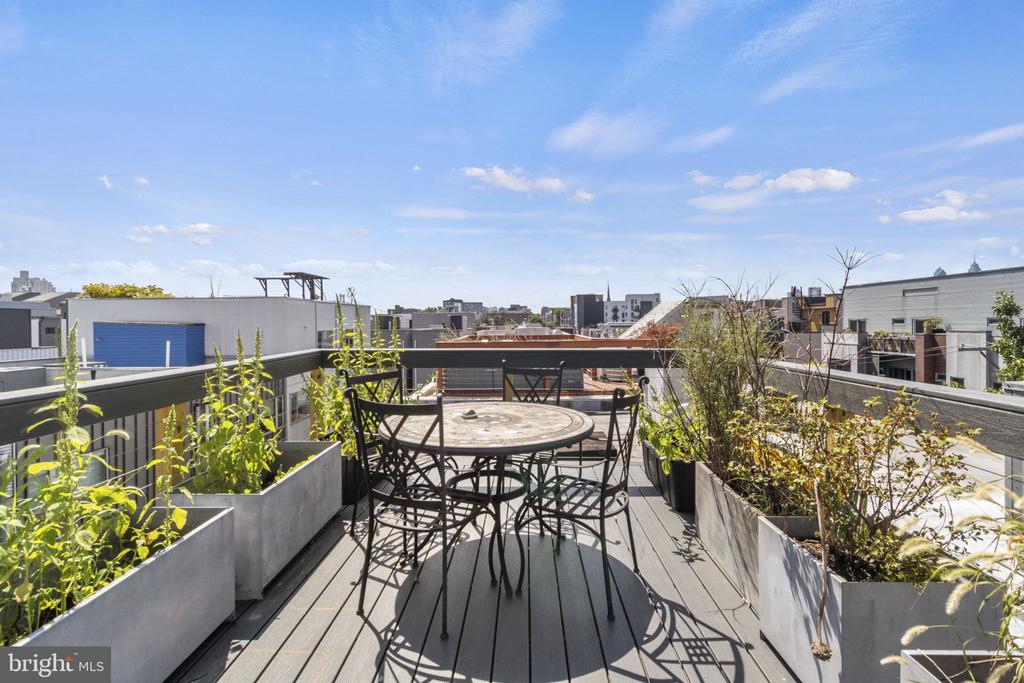 1123 N 3RD STREET