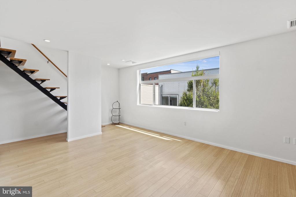 1123 N 3RD STREET