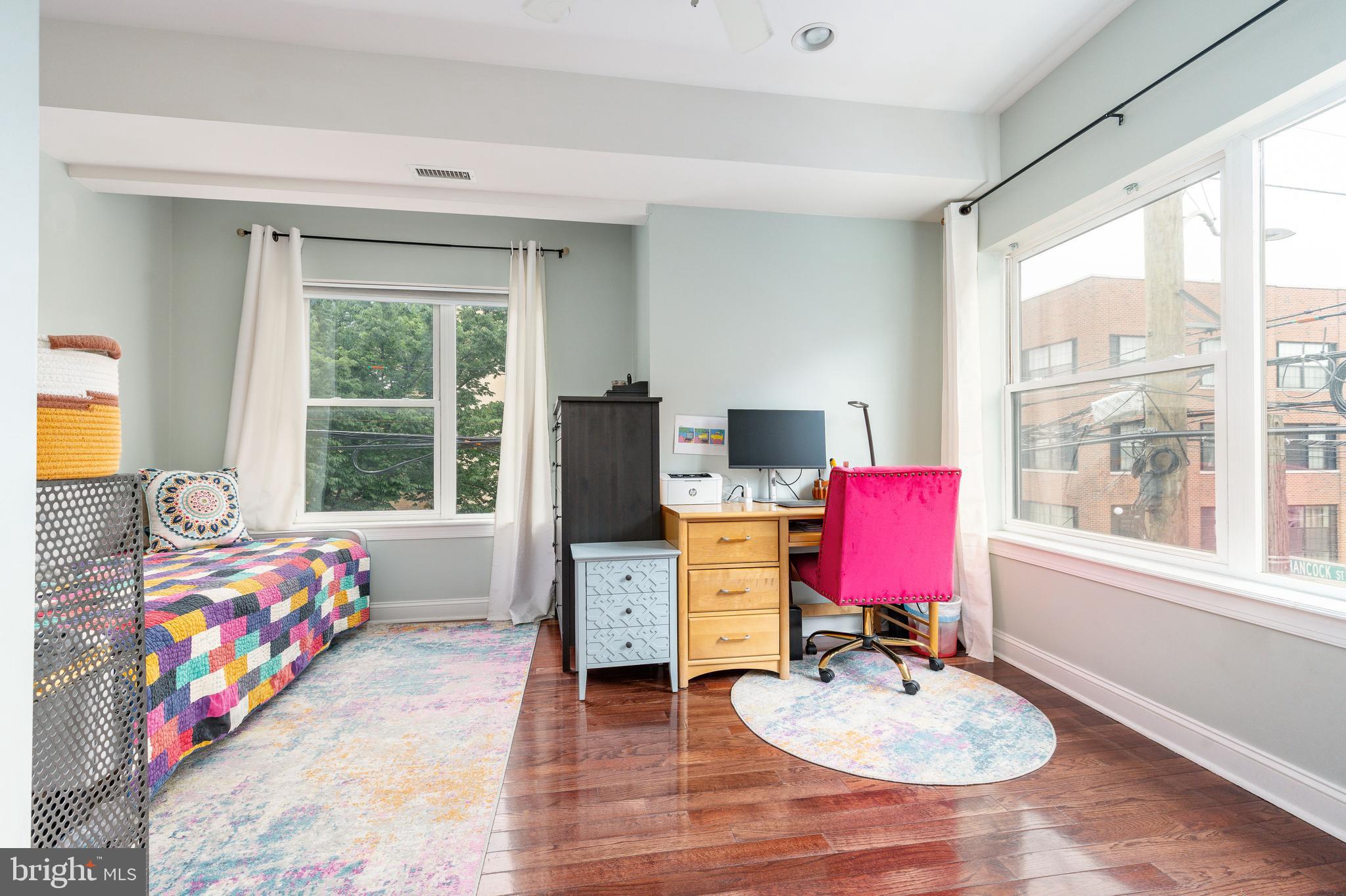 165 W THOMPSON STREET