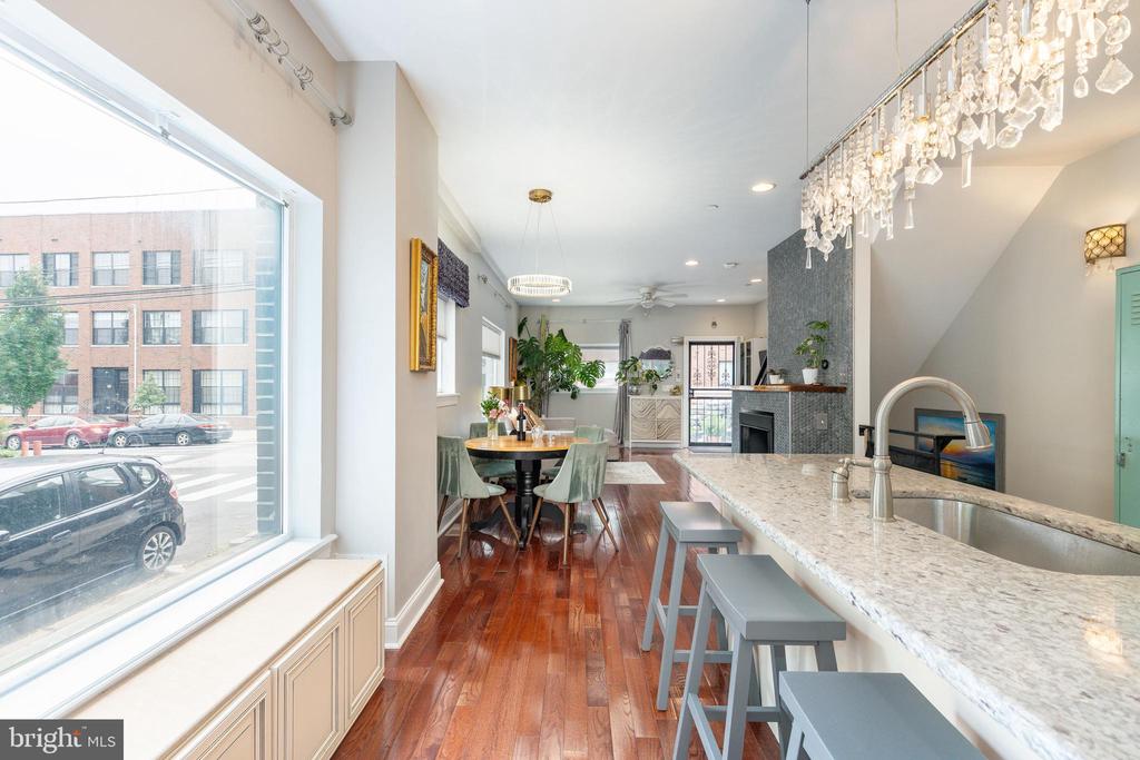 165 W THOMPSON STREET