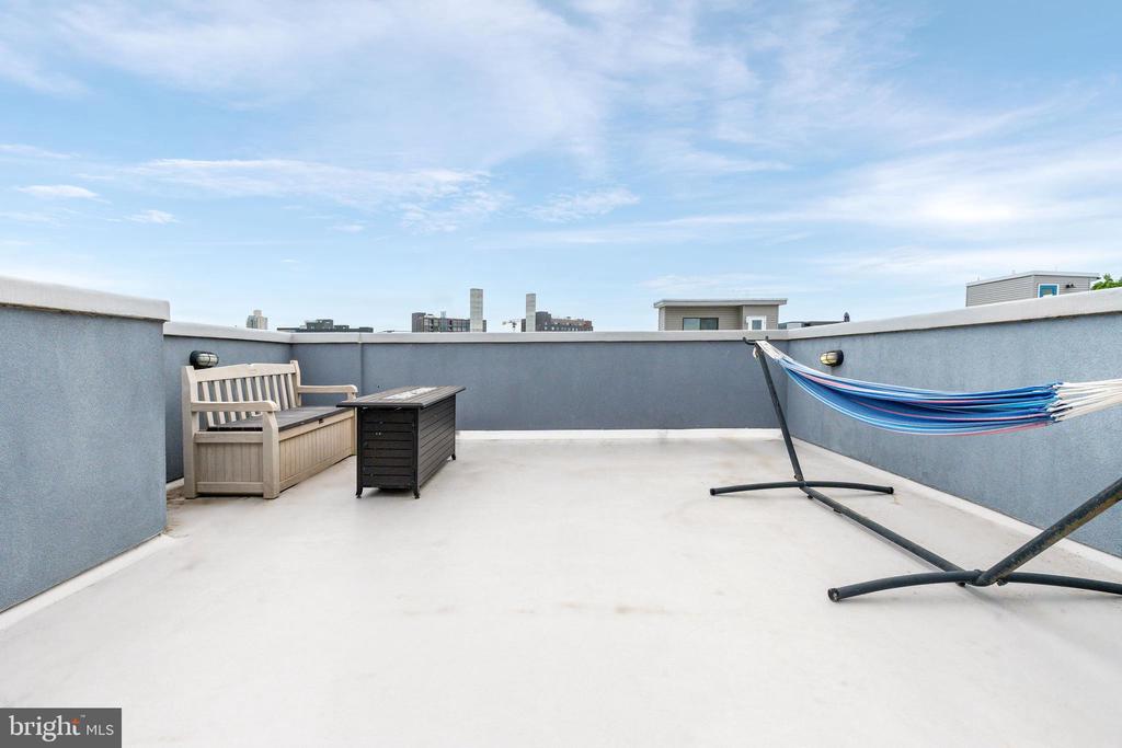 165 W THOMPSON STREET