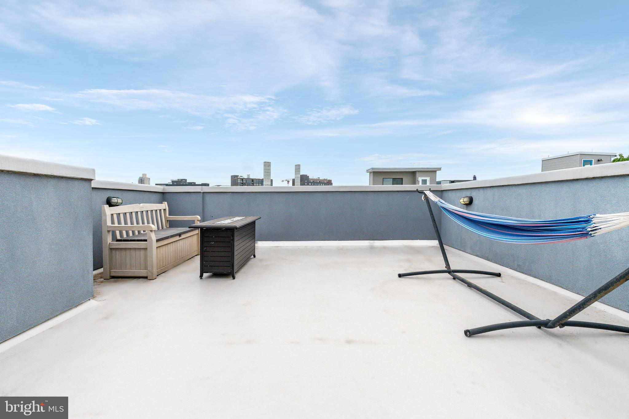 165 W THOMPSON STREET