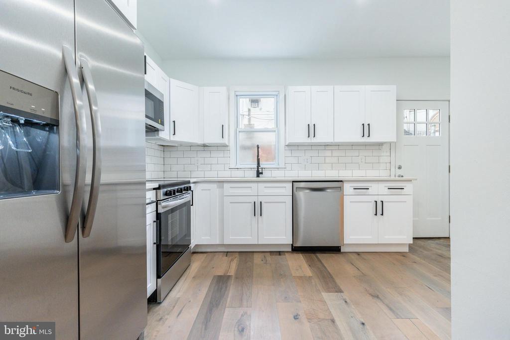 931 KENMORE ROAD