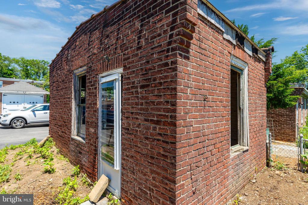 652 RECTOR STREET