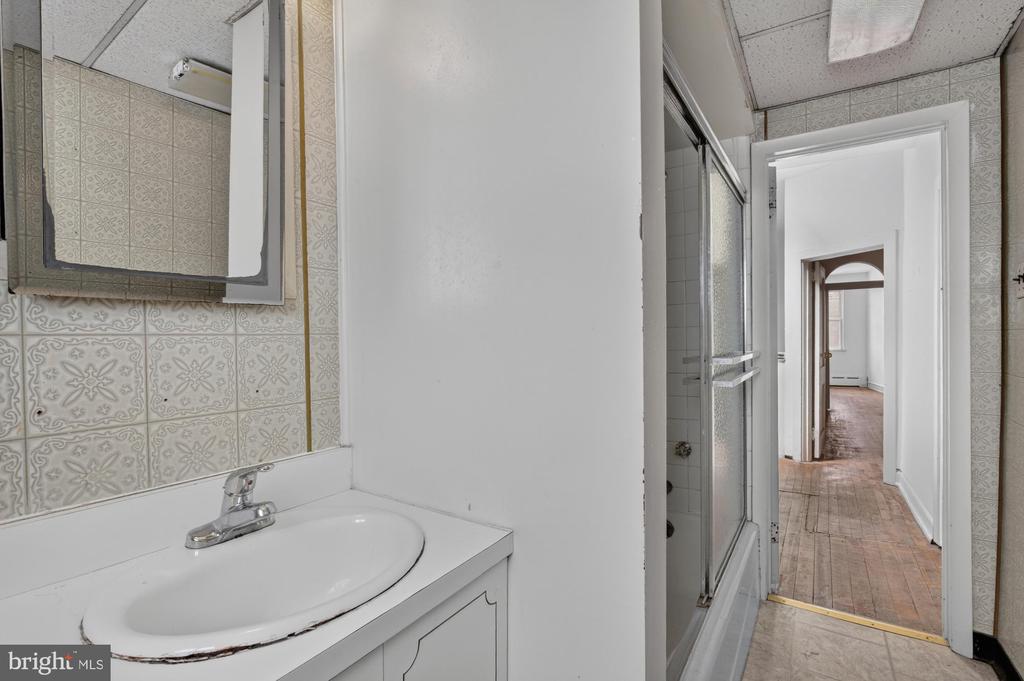 1147 S 10TH STREET