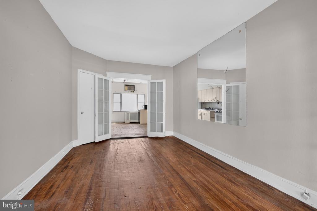 1147 S 10TH STREET