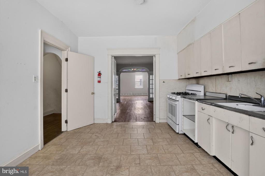 1147 S 10TH STREET