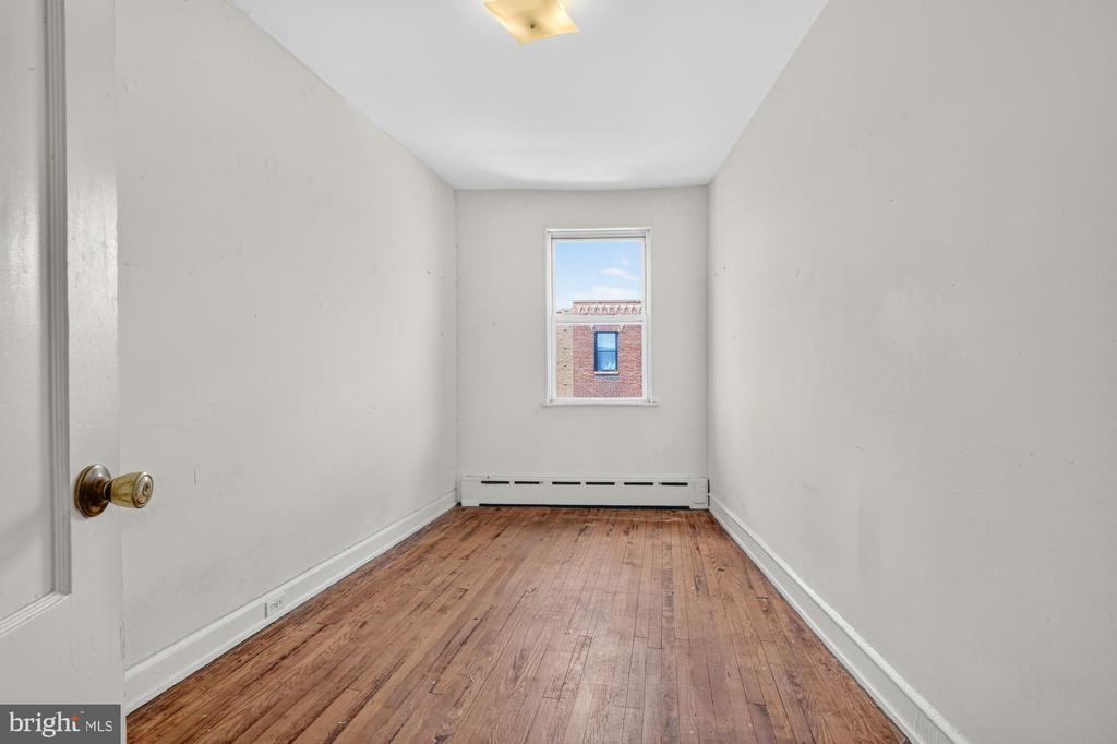 1147 S 10TH STREET
