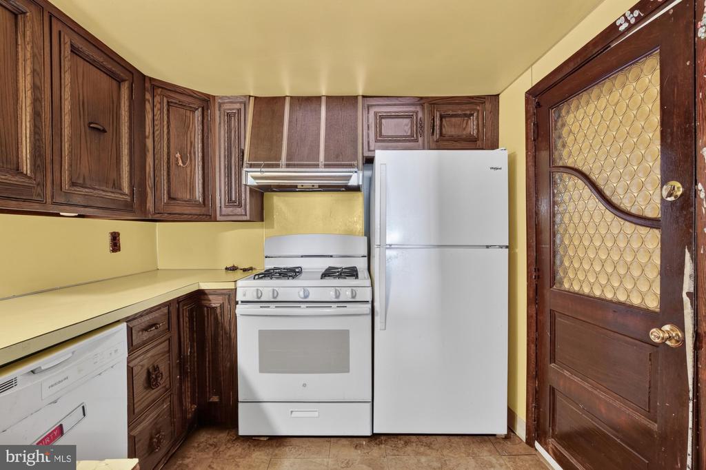 1147 S 10TH STREET