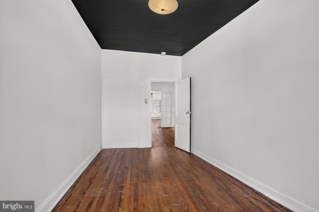 1147 S 10TH STREET
