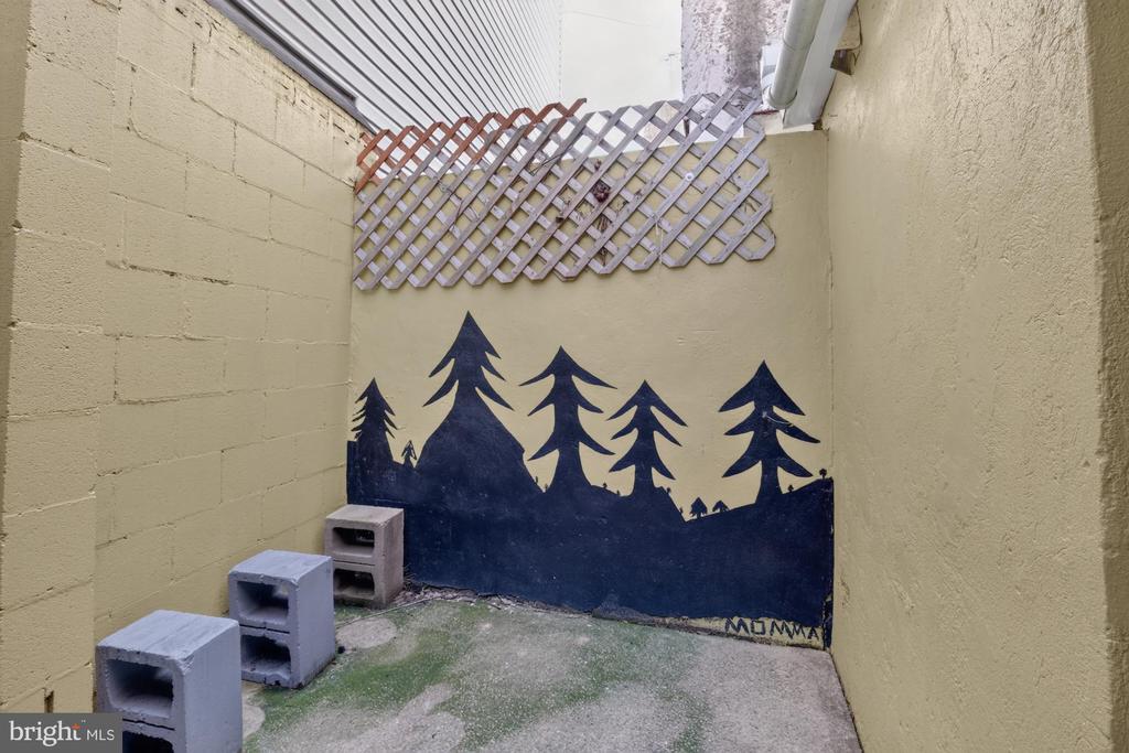 1147 S 10TH STREET