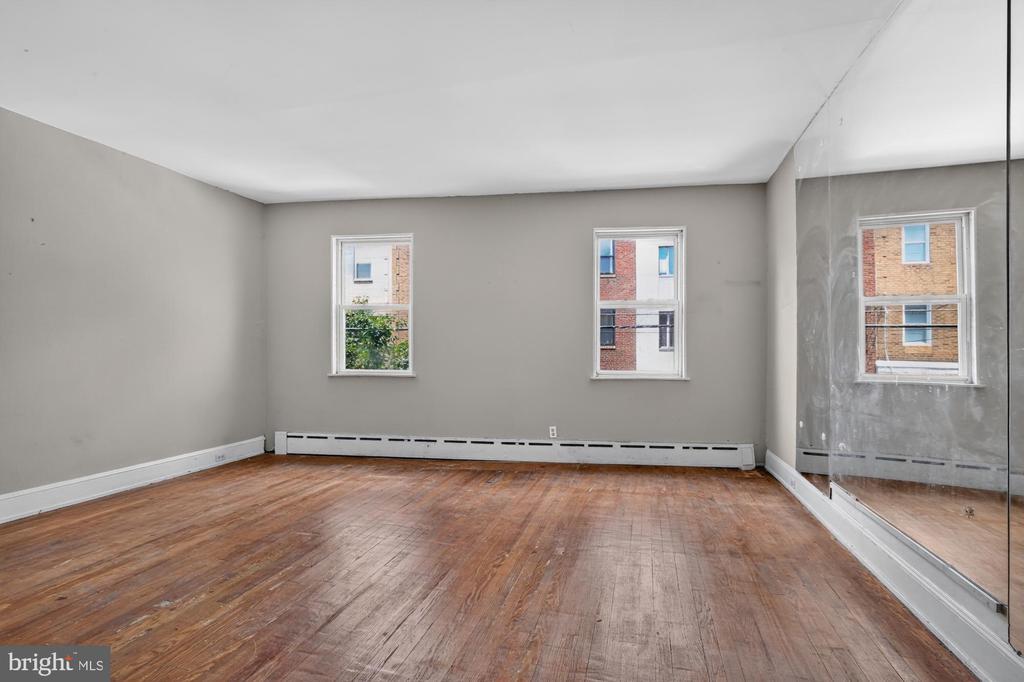 1147 S 10TH STREET