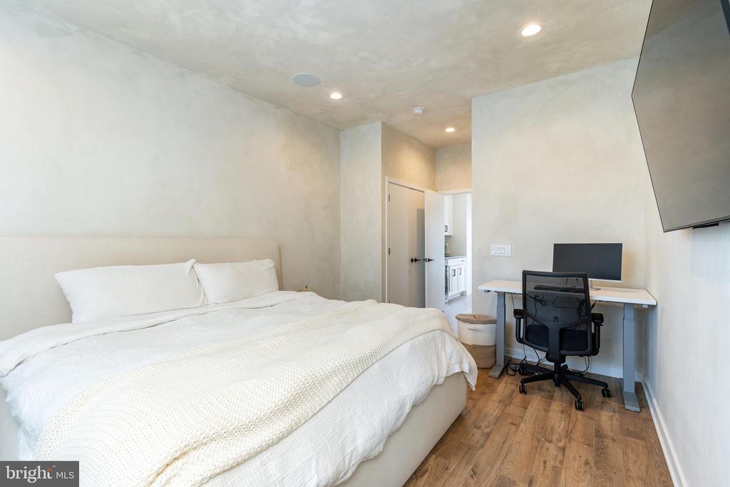 3112 PIERVIEW LANE