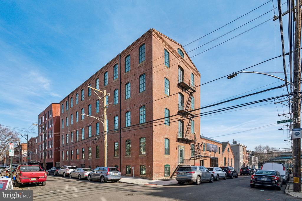 1801 N HOWARD STREET Unit: 207