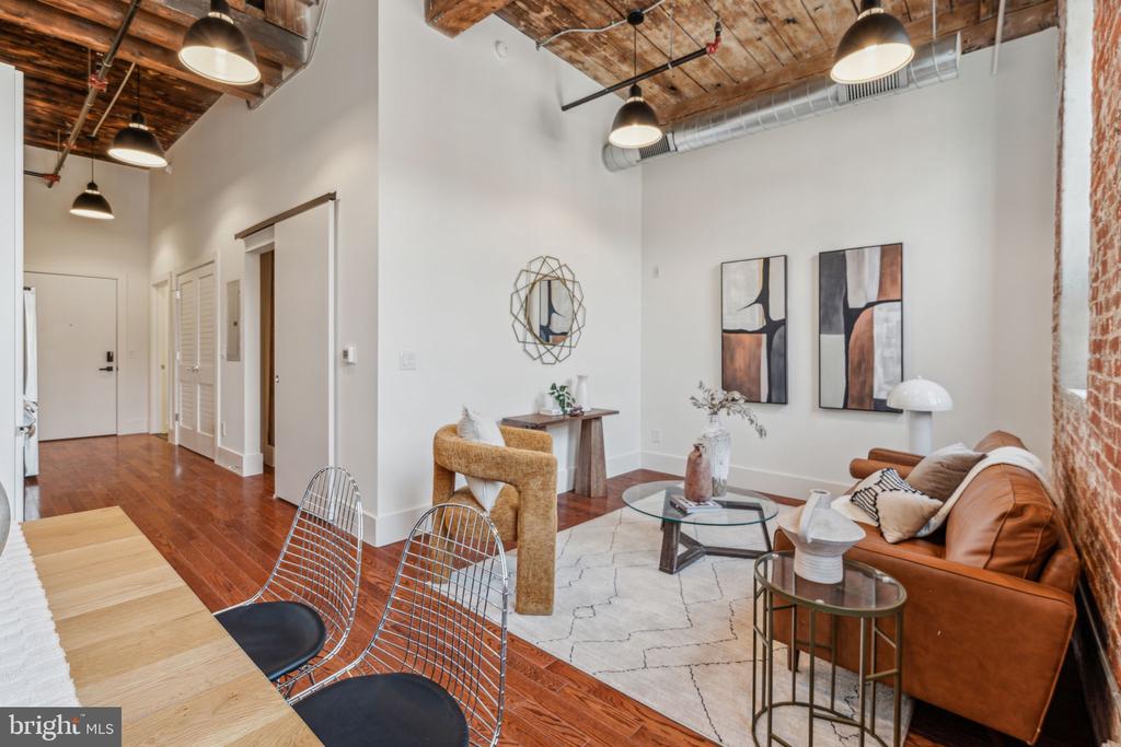 1801 N HOWARD STREET Unit: 207