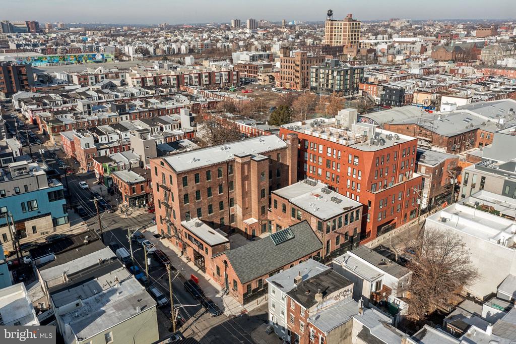 1801 N HOWARD STREET Unit: 207