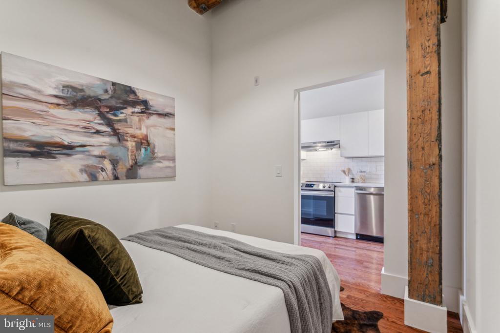 1801 N HOWARD STREET Unit: 207