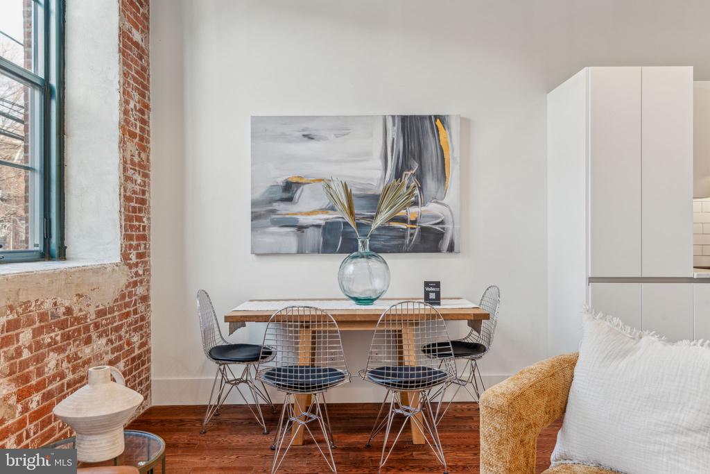 1801 N HOWARD STREET Unit: 207