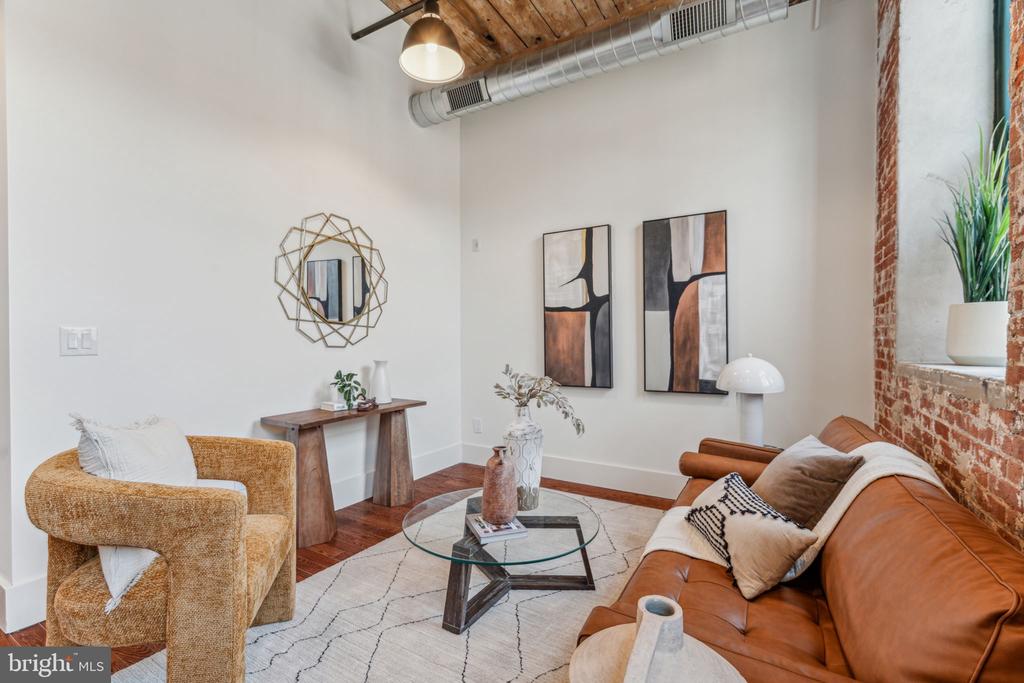 1801 N HOWARD STREET Unit: 207