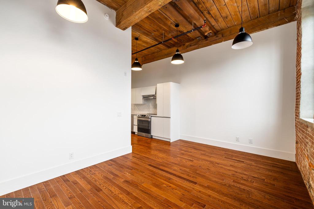 1801 N HOWARD STREET Unit: 207