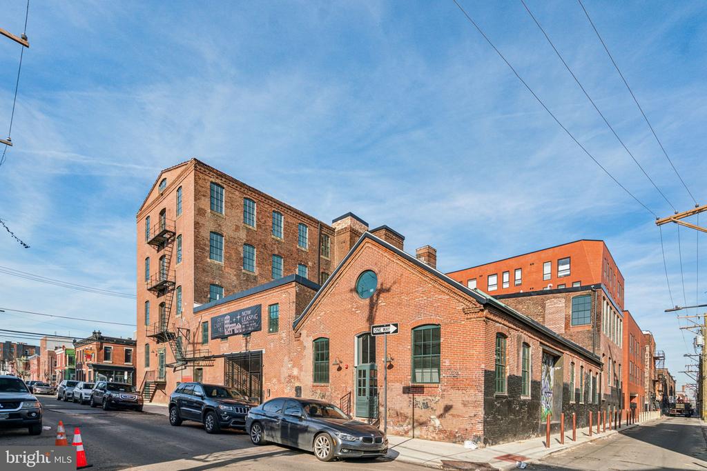 1801 N HOWARD STREET Unit: 207