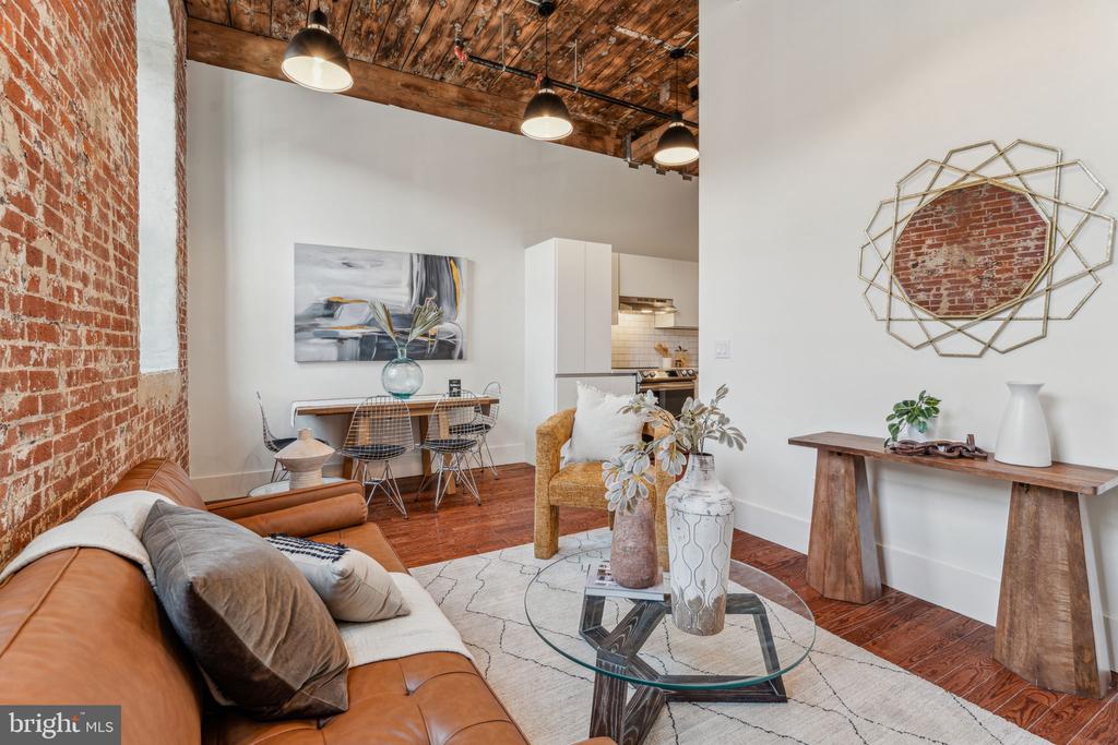 1801 N HOWARD STREET Unit: 207