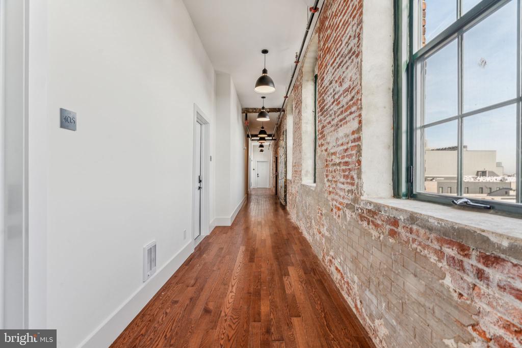 1801 N HOWARD STREET Unit: 207