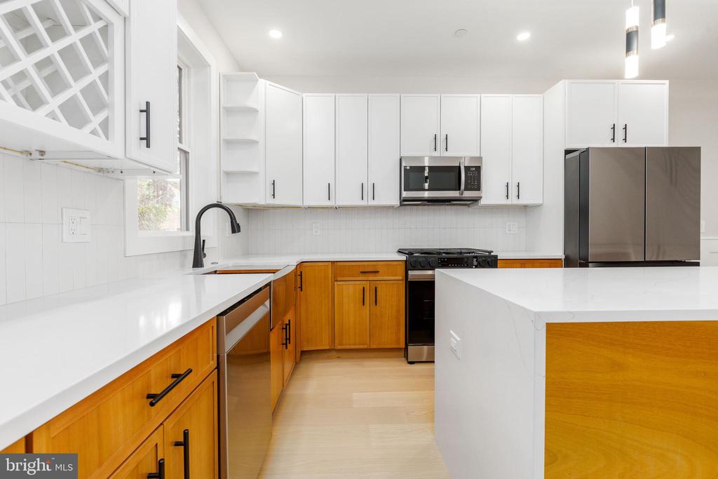 1421 21ST STREET