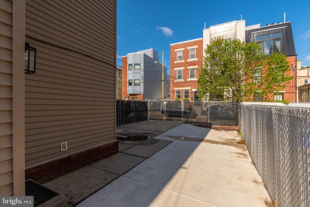 1330 N HANCOCK STREET