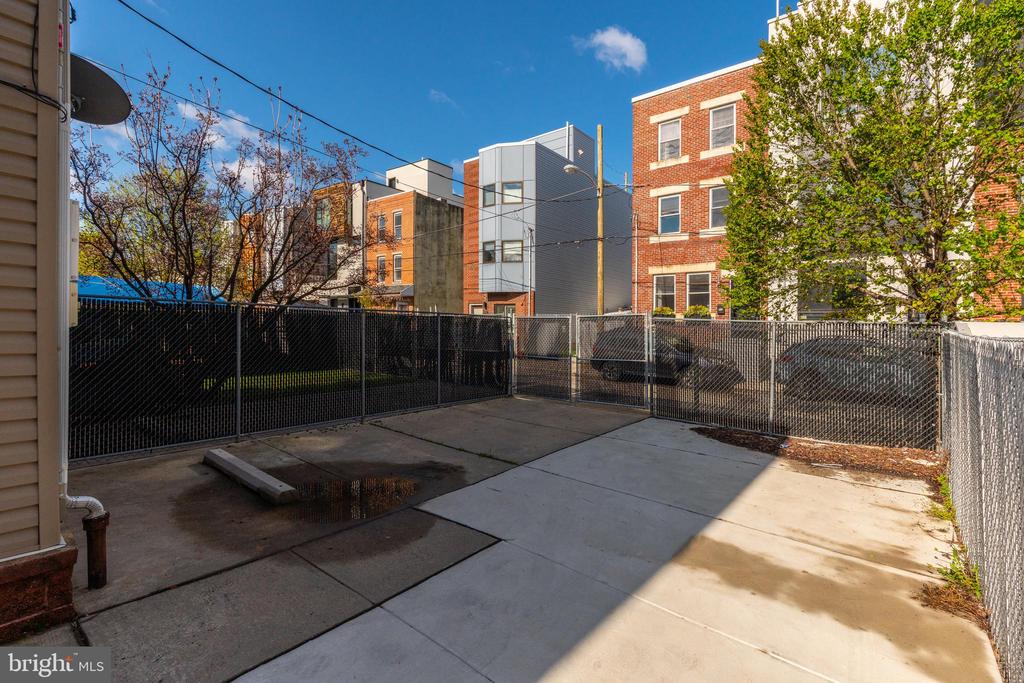 1330 N HANCOCK STREET