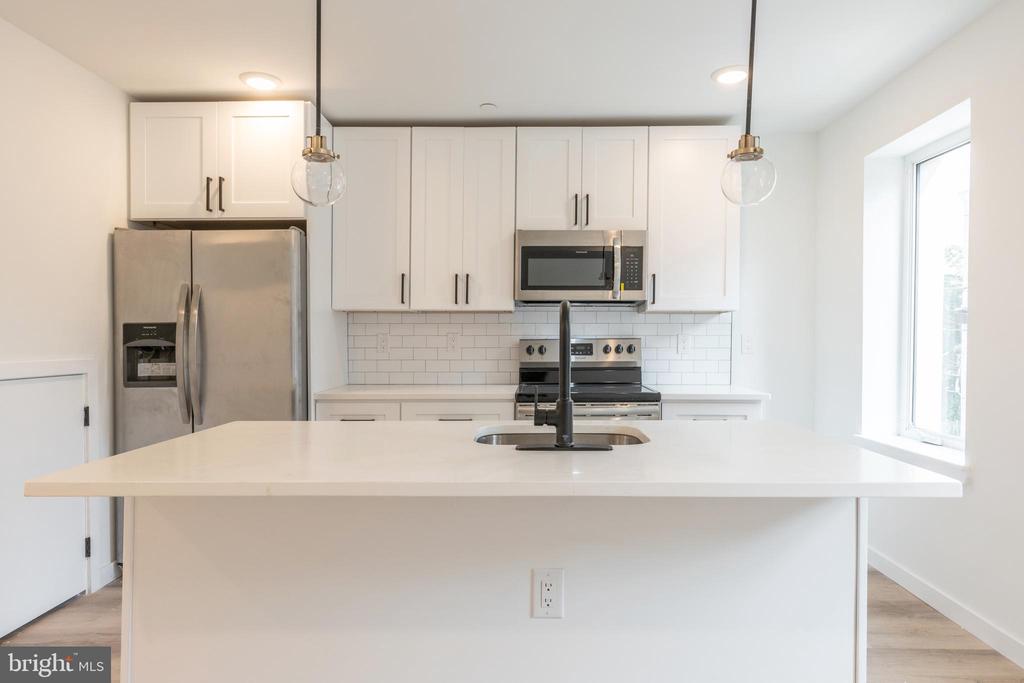 2120 W MASTER STREET Unit: 3