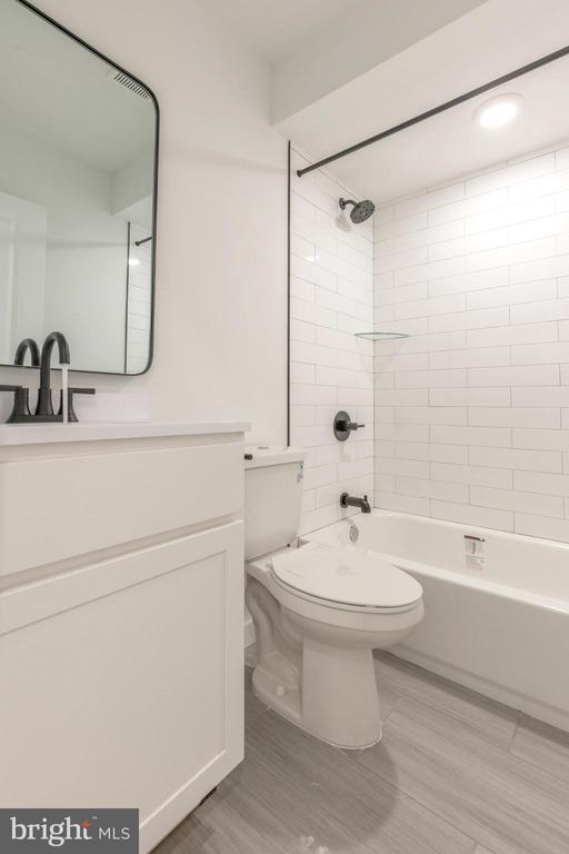 2120 W MASTER STREET Unit: 3