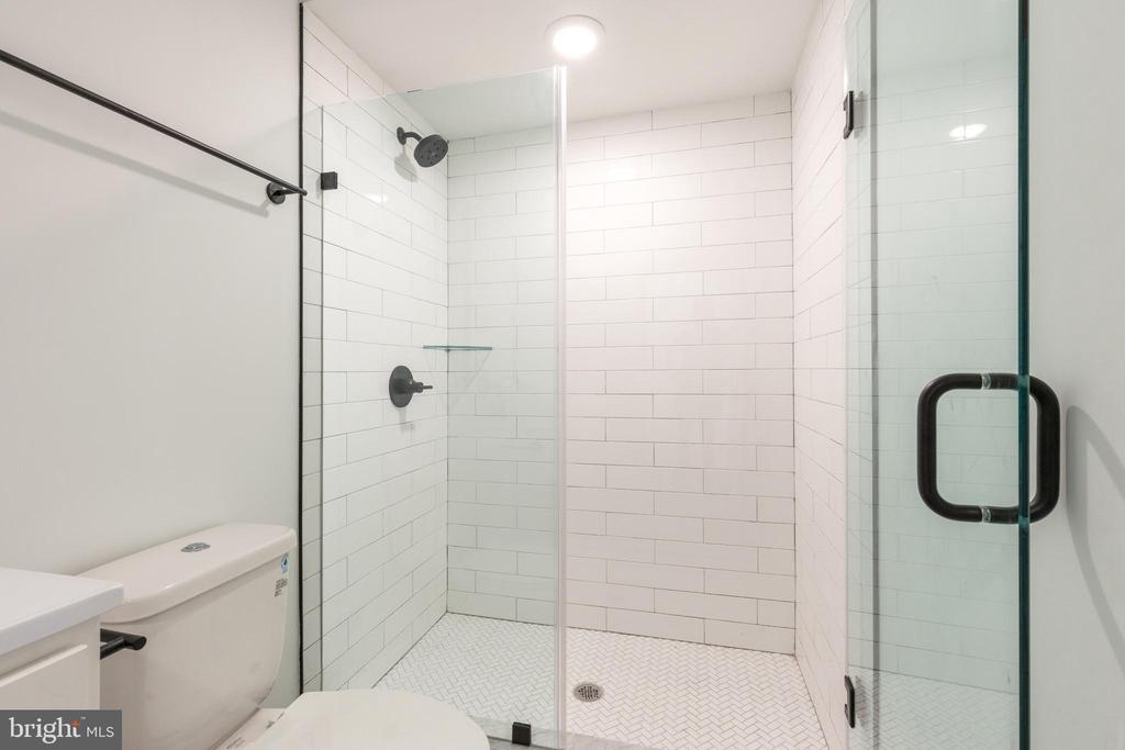 2120 W MASTER STREET Unit: 3