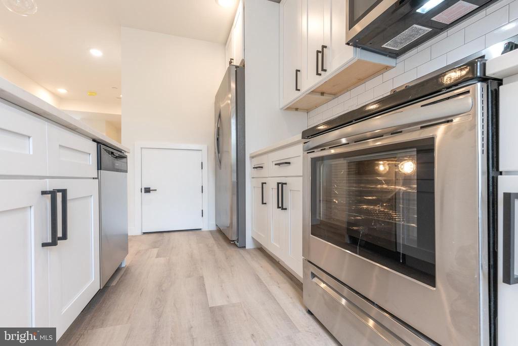 2120 W MASTER STREET Unit: 3