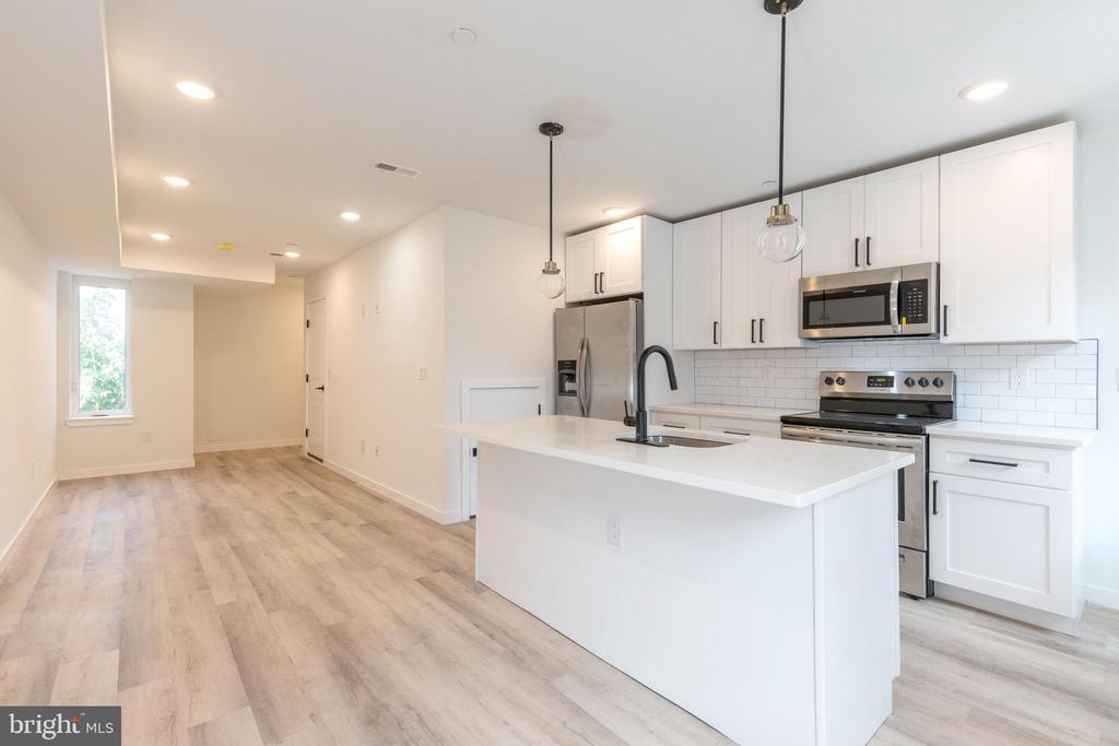2120 W MASTER STREET Unit: 3